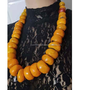 Collier en perles de résine artisanal de luxe sur mesure, de haute qualité, poli, magnifique, en résine d'angle, pour femmes - Product Image 3