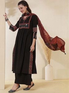 Black Embroidered V-Neck Knee-Length Quick Dry <b>Kurta</b> Palazzo Dupatta <b>Women</b> Traditional Cotton Casual Wear India Pakistan Style - Product Image 4