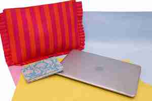 Sac pour ordinateur portable en coton rayé fait main, style volanté, fermeture éclair latérale, minimaliste, écologique, grande capacité, pour le bureau - Product Image 2
