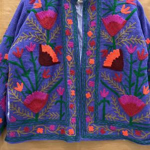 Chaqueta Boho Morada Bordada para Mujer, Chaqueta Étnica Vintage Hecha a Mano con Bordado de Hilos Coloridos - Product Image 3