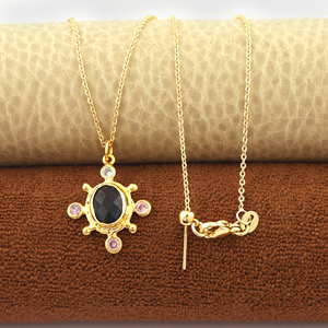 Collier pendentif en or plaqué 18 carats avec quartz hydro à coupe damier et petites pierres CZ roses, chaîne en laiton massif, idéal pour les cadeaux - Product Image 3