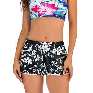 Short de sport pour femme à sublimation, avec taille renforcée anti-roulement pour une stabilité optimale du bas du pantalon et une performance accrue en agilité - Product Image 1