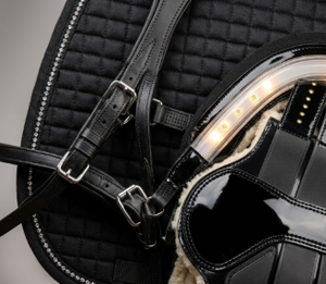 Almohadilla de Silla de Montar Tipo Halter Premium con Cristales, Estructura de Plástico y Herrajes Niquelados - Product Image 4