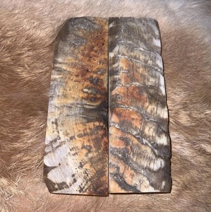 Grands écailles en corne de cerf pour la fabrication de couteaux, l'artisanat, etc. 5” x 2 1/4” Importé d'Inde, écorce de corne de bélier mérinos de haute qualité - Product Image 2