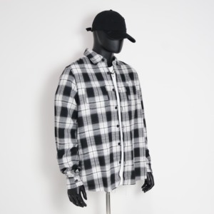 Chemise à carreaux noire surdimensionnée personnalisée brodée pour homme, chemise en flanelle tricotée à manches longues sur mesure pour homme - Product Image 2