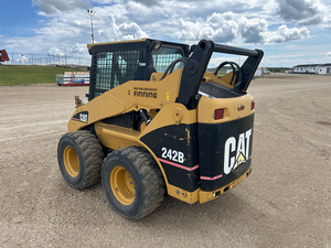 Cargadora compacta S250 de 2007 inoperable con cabina cerrada, máquina de construcción - Product Image 6