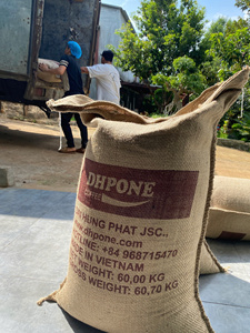 เมล็ดกาแฟเขียวโรบัสต้า เกรด AA+ คุณภาพดีที่สุด จากผู้ผลิตเวียดนาม  แบบขัดเปียก บรรจุถุงปอกระเจา 60 กก./ถุง - Product Image 6