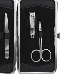 Kit de manucure en acier inoxydable avec coupe-ongles, ciseaux, pinces, dans un étui, ensemble de manucure portable pour adultes, style classique - Product Image 3