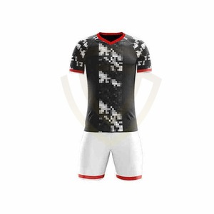Nouveaux uniformes de football respirants à sublimation, dernière arrivée, fabrication directe d'usine, design OEM, vêtements d'équipe, uniformes de football - Product Image 5
