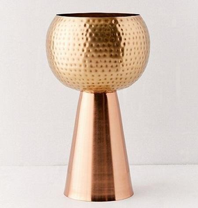 Maceta Metálica de Lujo con Rayas Doradas, Moderna, Decorativa para Interiores y Exteriores, Elegante Florero para Sala de Estar y Oficinas - Product Image 4