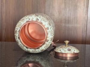 Dispensador de Agua de Cobre con Diseño Único y Elegante, con Tapa y Grifo, Patrón Damasco Blanco y Dorado, Gran Capacidad, Portátil, para Bodas - Product Image 5