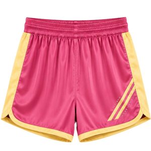 Ensemble de pyjama personnalisé pour femme en satin rose fuchsia, haut à manches courtes col en V et short avec bordure jaune contrastante, vêtements de nuit doux, fabrication OEM personnalisée - Product Image 6