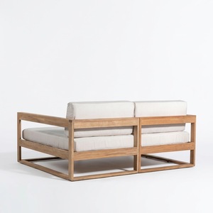 Canapé d'extérieur en teck pour hôtel et complexe hôtelier, résistant aux UV, avec coussin imperméable en rotin PE, design minimaliste, causeuse de patio pour projets hôteliers - Product Image 2