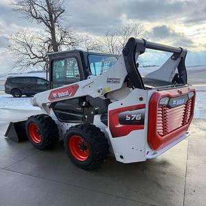 Chargeuse compacte Bobcat S76 avec moteur et composants de roulement, dotée d'une pompe hydraulique Moog - Product Image 4