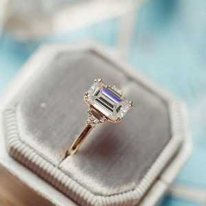 Anillos de Compromiso de Lujo con Moissanita Corte Esmeralda, Plata de Ley 925, Chapado en Oro de 14K, Sin Níquel, Anillos de Promesa Art Deco - Product Image 2