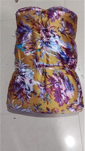 Tissu satiné imprimé doux au toucher de bonne qualité pour la fabrication de vêtements ou les collections de boutiques, disponible en grande quantité - Product Image 4