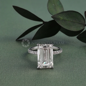 Nueva Colección: Anillo de Diamantes con Corte Baguette y Pavé en Oro Blanco con Certificación IGI y Claridad VVS para Mujer, de Proveedor Indio - Product Image 1