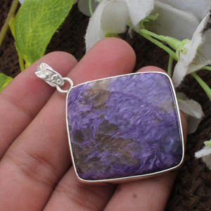 Collar artesanal de plata de ley 925 con colgante de charoita, gema natural morada, corte cojín, joyería vintage al por mayor - Product Image 1