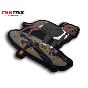 Patch en caoutchouc PVC personnalisé de haute qualité pour la marque de vêtements, logo durable, imperméable, souple et flexible pour les vêtements et les uniformes - Product Image 3