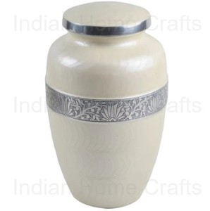 Urna Funeraria Europea Plateada para Cremación de Mascotas, Urna de Metal para Cenizas, Ecológica, 220 Pulgadas Cúbicas, Artesanía India - Product Image 2