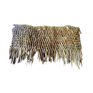 Durabilidad Rollo de hojas de palma de coco natural utilizado para estructuras al aire libre como cabañas de playa, bares Tiki y centros turísticos ecológicos - Product Image 1