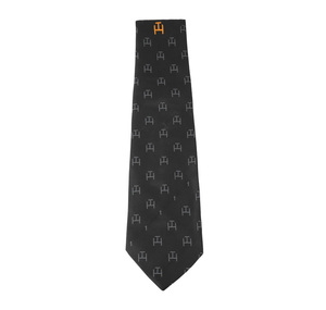 Corbata Masónica Premium del Capítulo Arco Real, Negra, con Logotipo Triple Tau Bordado a Máquina, Patrón Impreso en Negro, Corbata Formal de Poliéster - Product Image 3