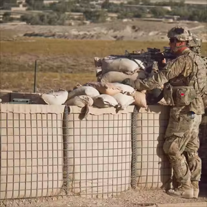 Yüksek Kaliteli Ağır Hizmet Tipi Kaynaklı Hasır Güvenlik Bariyeri Bastion Kare Delikli <span class=keywords><strong>Gabion</strong></span> Çantaları Savunma Koruması için Kaynak Bükme - Product Image 3