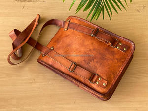 Mochila Vintage de cuero de cabra para hombre y mujer, bolso de mensajero de dos en uno, hecho a mano, Unisex - Product Image 3