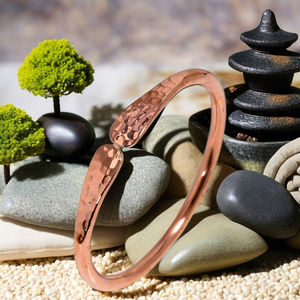 Pulsera de Cobre Hecha a Mano de Lujo Ayurvédica para Aliviar la Artritis y Combatir la Fatiga, Diseño Tradicional Kada, Apta para Bodas - Product Image 1