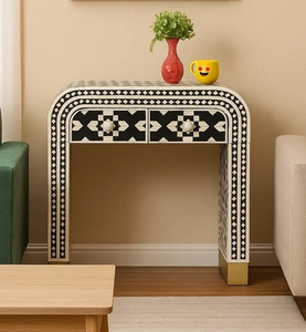 Mesa Consola con Incrustaciones de Hueso – Diseño Geométrico de Flecha Hecho a Mano, Mesa de Entrada en Blanco y Negro - Product Image 1
