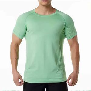 เสื้อยืดคอกลมแขนสั้นสีส้มสำหรับผู้ชาย ทรงเข้ารูป สีพื้น สปอร์ต ผ้าถัก แห้งเร็ว โพลีเอสเตอร์ 100% - Product Image 4