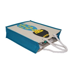 Bolsa de Vino de Lona Natural Laminada de PP de 10 oz con Asa de Cuerda Trenzada y Diseño Personalizado para Tres Botellas - Product Image 4