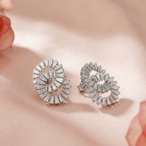 Gold Baguette Cut Lab Grown Diamond Overlapping Double Circle <b>Stud</b> <b>Earrings</b> Cluster Setting for Elegant Wedding Anniversary - Product Image 2