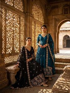 Costume Anarkali traditionnel noir pour femmes avec broderie dorée, longueur au sol, coupe régulière, pour les occasions de mariage, style Inde Pakistan - Product Image 5