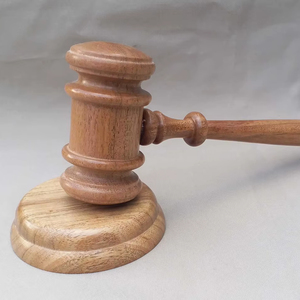 ไม้ตีไม้ตีสำหรับผู้พิพากษา/ทนายความ ทำจากไม้ชีแชมและไม้อะคาเซียคุณภาพพรีเมียม พร้อมฐาน  ผลิตด้วยมือในรัฐราชสถานโดยกุนวันตี และเป็นของขวัญขอบคุณ - Product Image 1