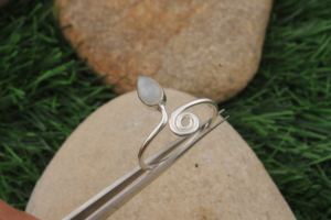 Anillo de Plata de Ley 925 con Engaste de Bisel y Piedra Lunar Arcoíris, Hecho a Mano, Clásico, Bohemio, Delicado, Solitario, Anillo de Boda Certificado de Jaipur - Product Image 4