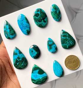 Cabochon ovale en malachite verte 100 % naturelle de qualité supérieure, traité thermiquement et à effet œil de chat, pour la fabrication de bijoux, Jaipur - Product Image 5