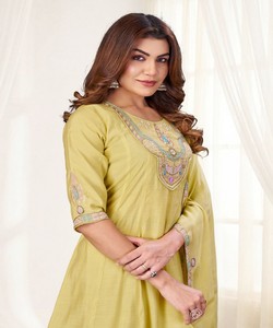 Kurta/Kurti Tradicional de Seda para Mujer, Largo hasta la Rodilla, con Múltiples Bordados, de Secado Rápido, Estilo Casual Étnico, Corte Regular, para Todas las Temporadas, India - Product Image 2
