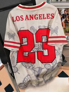 Camiseta de fútbol americano personalizada con pedrería, estilo vintage, cuello en V, estilo urbano, con número gráfico, proveedor mayorista de fábrica de EE. UU. - Product Image 3