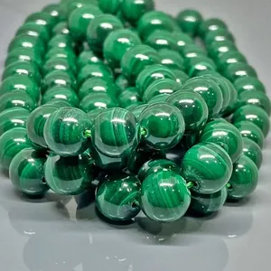 Perles de malachite verte naturelle de 8 mm, lisses et rondes, qualité AAA, brin de 15 pouces - Product Image 4