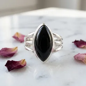 Anillo de Plata de Ley 925 con Ónix, Engaste de Bisel, Gema Negra Marquise, Anillo de Cóctel Minimalista, Joyería para Mujer - Product Image 3