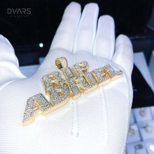 Colgante Personalizado con Nombre/Letra, Totalmente Cubierto de Moissanita VVS, Corte Brillante, Lujoso, para Fiesta, Plata de Ley 925, Chapado en Oro, Colgante Brillante - Product Image 1