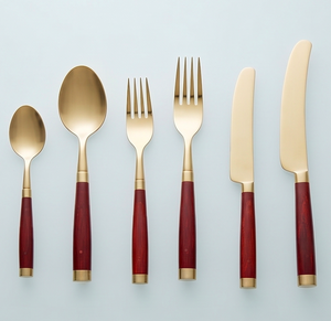 Ensemble de couverts plaqués or avec manches en bois, design minimaliste, couverts durables pour mariage et usage quotidien - Product Image 1