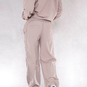 Survêtement coupe-vent 2 pièces pour femme 100 % nylon imperméable, style streetwear, haute qualité, coupe oversize, prix de gros - Product Image 3