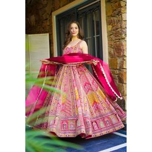 Vestido Anarkali de diseñador Swank, talla XS, color rosa oscuro, y hermosa dupatta para fiestas. - Product Image 6