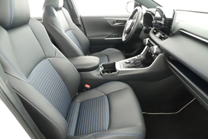 โตโยต้า RAV4 2024 – รถเอสยูวีไฮบริดที่เชื่อถือได้ ประหยัดน้ำมัน พร้อมเทคโนโลยีทันสมัย - Product Image 5
