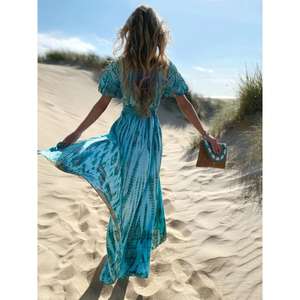 ชุดเดรสยาวสีน้ำเงินสไตล์โบฮีเมียนสำหรับผู้หญิง คอวี ผ่าสูง ลายพิมพ์ ชุดคาฟตันสำหรับใส่ไปเที่ยวทะเลหรือรีสอร์ทช่วงฤดูร้อน - Product Image 4