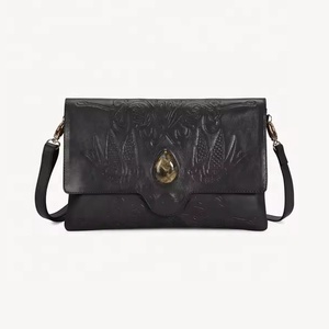 Sac à fermeture éclair fait main de style dame vintage avec grande pierre de labradorite véritable conception d'hirondelle noire entourant le cuir véritable - Product Image 1