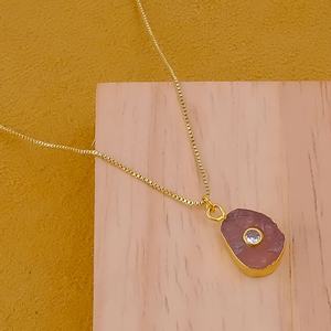 สร้อยคอจี้หินโรสควอตซ์ธรรมชาติชุบทองคำแท้ งานแฮนด์เมด ประดับด้วยพลอยดิบและเพชรคิวบิกเซอร์โคเนีย ดีไซน์ทันสมัย เหมาะสำหรับขายส่งในเดือนตุลาคม - Product Image 3