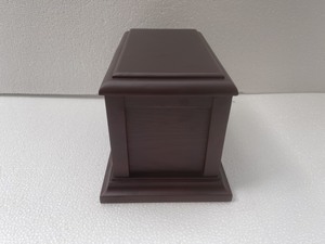 Urna Funeraria de Madera Pulida con Sellado Hermético, Estilo Europeo/Americano, Ecológica y Personalizable, Caja Conmemorativa para Adultos - Product Image 4